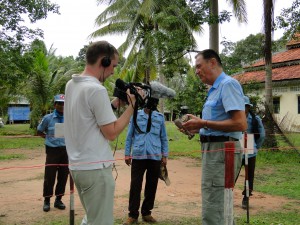 Kambodscha Minenfeld Fernsehen