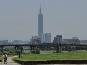 Riverside bike path in Taipei City, with Taipei 101