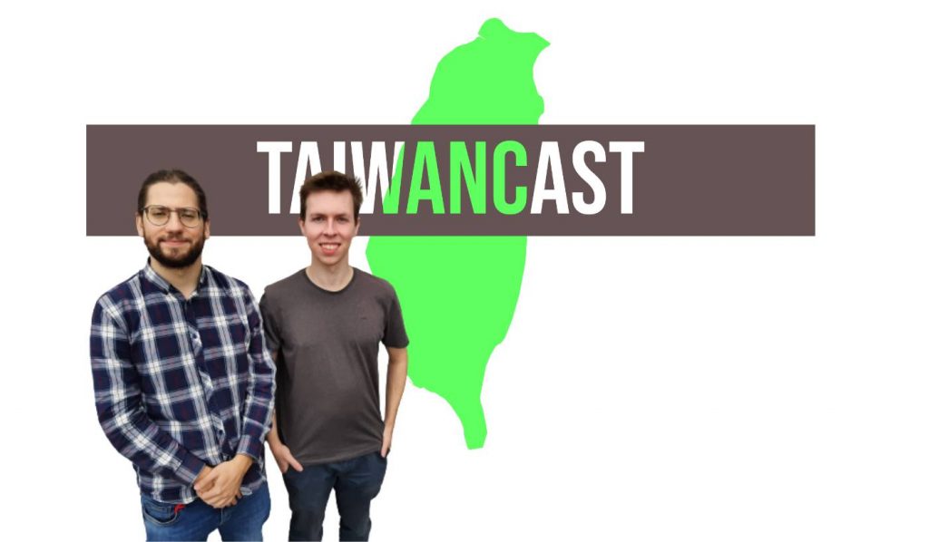 Taiwancast-Logo mit einem Foto der Studenten Lukas und Daniel