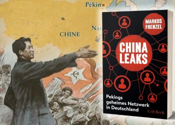 Mao edong zeigt auf das Cover von Chinaleaks