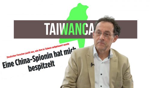 Jürgen Kremb vor dem Taiwancast-Logo. Neben ihm eine Schlagzeile"China-Spionin hat mich bespitzelt"